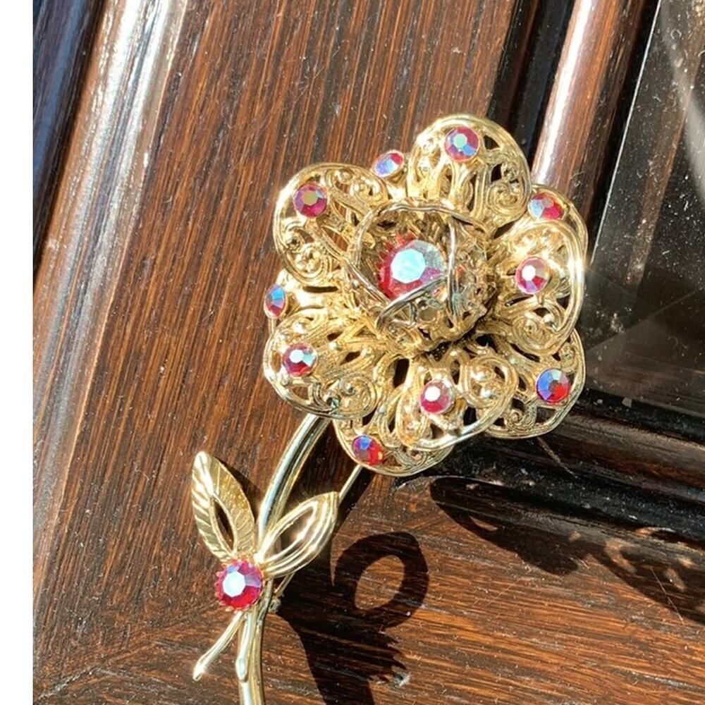 Gorgeous Sara Coventry Vintage Flower Brooch